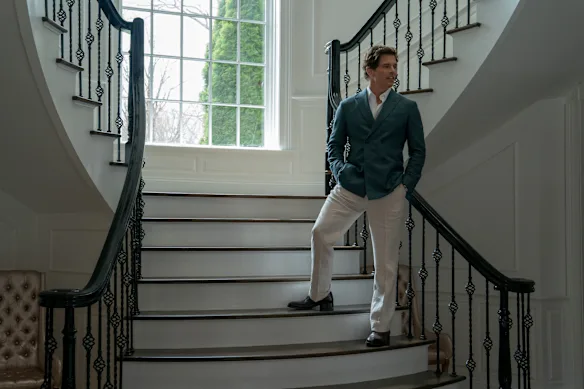 Owen Ashe de Marsden est au cœur de la majeure partie du drame de la deuxième saison.