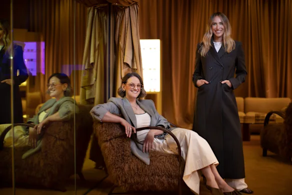 Emma Buckley et le Dr Natalie Boffa dans leur boutique de lunettes de luxe Six Six à Melbourne.