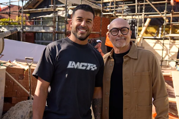 Le milliardaire Adrian Portelli et le juge Neale Whitaker sur le tournage de My Reno Rules à Melbourne.