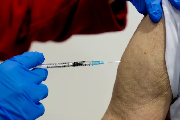 Des vaccins gratuits contre le VRS seront mis à la disposition des personnes âgées de plus de 75 ans. 