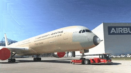 Le premier avion du projet Sunrise est sorti des chaînes de montage en France.