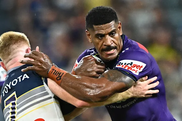 Tui Kamikamica en action pour le Storm contre le nord du Queensland. Il a eu un accident vasculaire cérébral après le match.