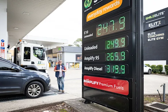 Le prix élevé de l'essence en mars a contribué aux trois quarts de la hausse de l'inflation globale.