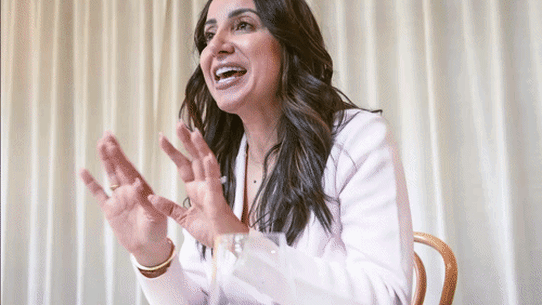 Quatre ans après son dernier livre, Antoinette Lattouf est une personne changée.