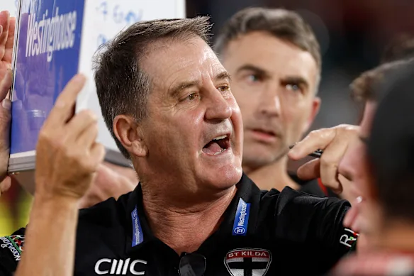L'entraîneur de St Kilda, Ross Lyon, affirme que les changements apportés à la rédaction de l'AFL ne vont pas assez loin.