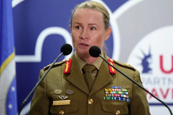 Le lieutenant-général Susan Coyle vient de devenir la première femme à diriger l'armée australienne. 