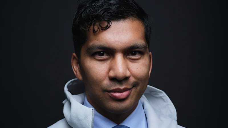 Le fondateur d'Enhanced Games, Aron D'Souza, se tourne vers l'IA pour défier les médias, soutenu par le co-fondateur de PayPal, Peter Thiel.