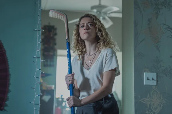 Tatiana Maslany joue dans Plaisir maximum garanti.