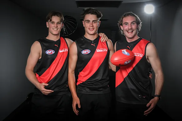 Essendon a repêché Jacob Farrow, Sullivan Robey et Dyson Sharp au premier tour l'année dernière.