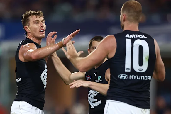 Patrick Cripps et Harry McKay ont joué un rôle essentiel dans la superbe riposte des Blues.