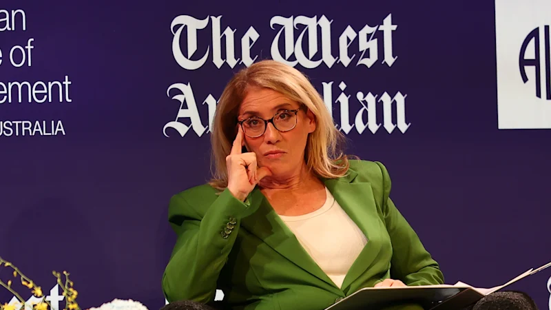 La trésorière de WA, Rita Saffioti, déçue alors que les blagues de Chris Dore tombent à plat