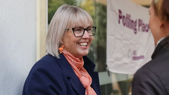 L'indépendante Michelle Milthorpe fait campagne à Albury.