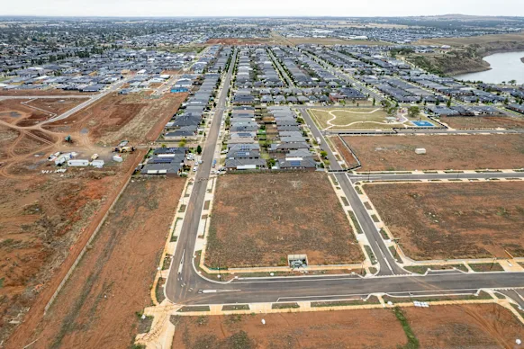 Le plan de 2 milliards de dollars aidera à construire les infrastructures essentielles nécessaires au développement de nouveaux logements.