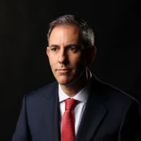 Le gouvernement albanais reporte la réduction des impôts sur les bonus à 2027 en raison des préoccupations liées à l&rsquo;inflation