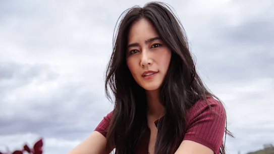 L'actrice Ana Thu Nguyen décrit son style comme « intemporel avec une touche moderne et féminine ».