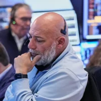 Record de Wall Street, le pétrole grimpe en raison de l&rsquo;incertitude liée à la guerre ; ASX prêt à glisser