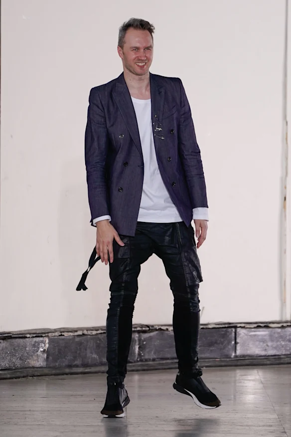 Maticevski tire sa révérence à Paris en 2019 lors de la saison haute couture. 