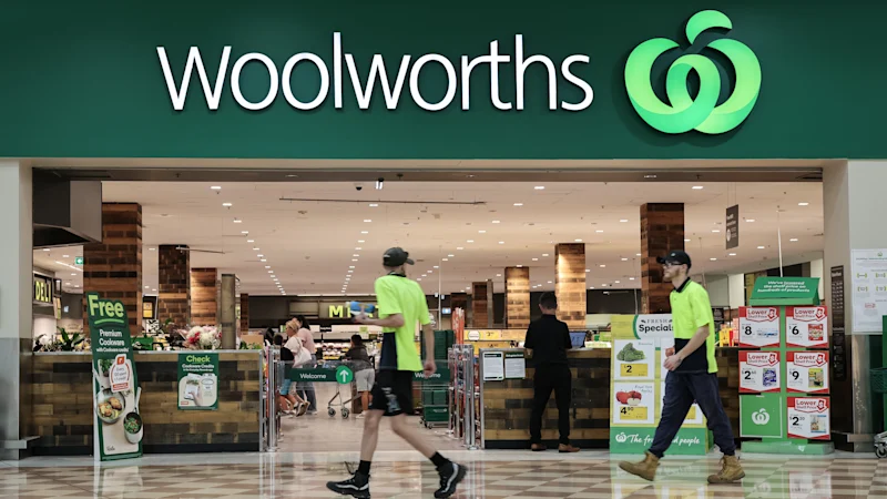 Un employé de Woolworths chargé de couvrir sa « fissure de plombier » a vu son affaire rejetée