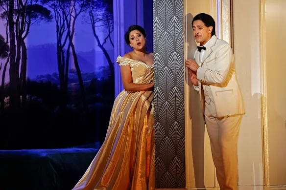 Stacey Alleaume dans le rôle de Violetta Valéry et Filipe Manu dans le rôle d'Alfredo Germont