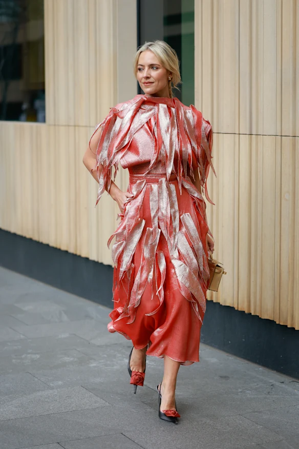 Deborah Symond O'Neil devant le défilé Maticevski à la Fashion Week australienne. 