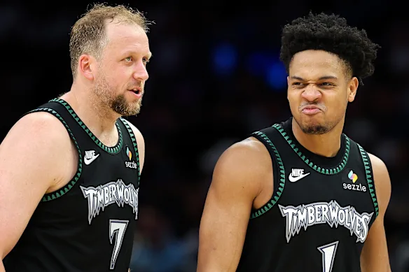 Joe Ingles (à gauche), l'attaquant des Minnesota Timberwolves et Boomers, est sur le point de conclure un accord avec Melbourne United.