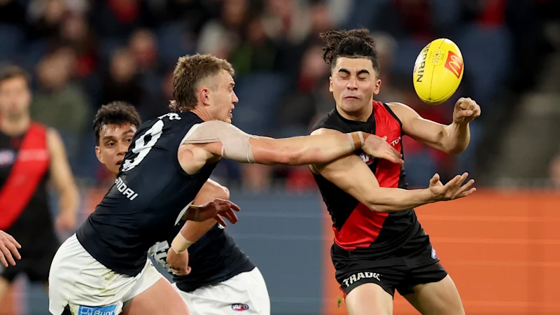 Carlton Blues et Essendon Bombers snobés aux heures de grande écoute lors de l'annonce du prochain bloc de rencontres