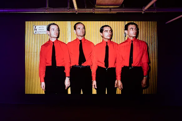 Toujours à l'affiche le groupe Kraftwerk, tiré de Everybody In The Place - An Incomplete History of Britain 1984 -1992 de Jeremy Deller.