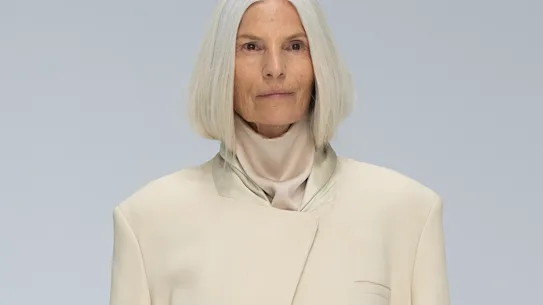 Esse Studios par la créatrice Charlotte Hicks à l'Australian Fashion Week.