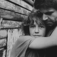 Je voulais un père qui aimait le foot et une maman aux cheveux soignés. J&rsquo;ai une commune à la place