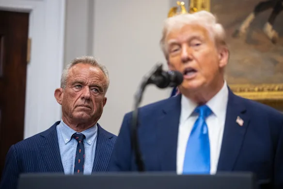Le président américain Donald Trump (à droite) et Robert F. Kennedy Jr ont créé une tempête de turbulences pour des groupes comme CSL l’année dernière.