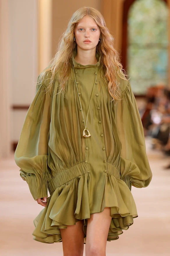 Le défilé Aje au Lands Capella lors de la Fashion Week australienne.