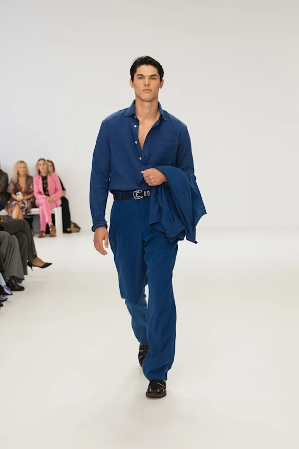 Double indigo chez Christian Kimber.