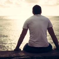 L’épidémie de solitude masculine est-elle réelle ? La réponse pourrait vous surprendre