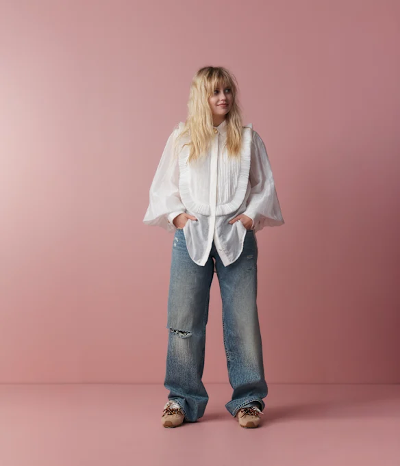 Chemise Aje « Périlla ». Jean Zara. Chaussures Nokwol de The Iconic (portées partout).