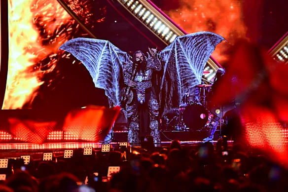 La célébration du 70e anniversaire de l'Eurovision a ramené sur scène le Finlandais Lordi dans toute sa splendeur monstrueuse.