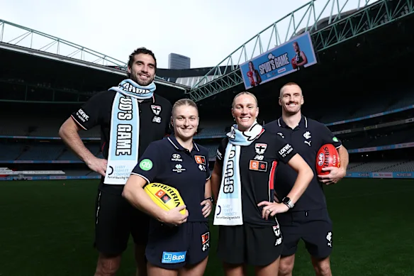 Les joueurs de l'AFLW et de l'AFL de St Kilda et Carlton joueront dans un programme double le 9 août. 