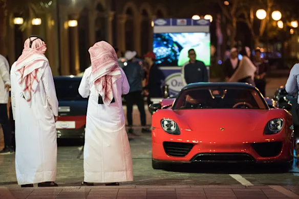 On estime que le Qatar perd 600 millions de dollars par jour en revenus touristiques depuis le début de la guerre.