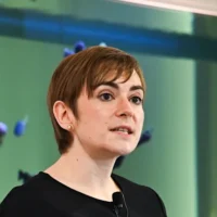 Sarah Hunter prévient que les taux d&rsquo;intérêt et les modifications fiscales refroidiront le marché immobilier