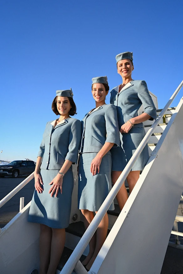 Ella Bleu Travolta, Amanda McCants et Olga Hoffmann dans Propeller One-Way Night Coach.