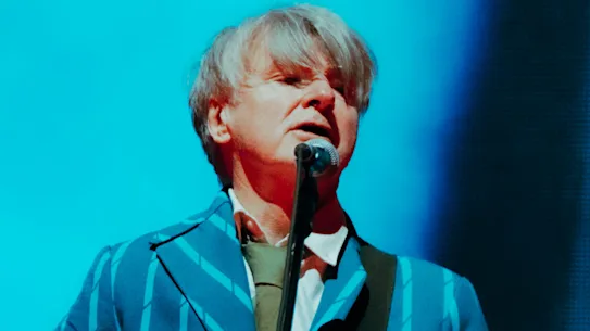 Neil Finn en action avec Split Enz lors de la partie néo-zélandaise de la tournée plus tôt ce mois-ci.
