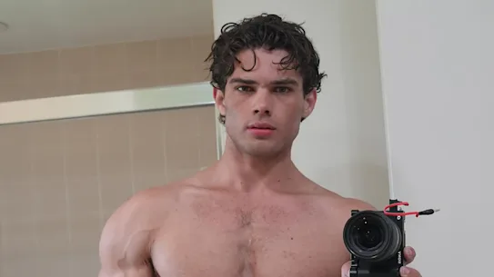 Claviculaire, de son vrai nom Braden Peters.