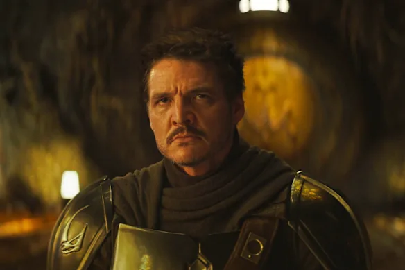 Pedro Pascal dans une scène de Star Wars : Le Mandalorien et Grogu.