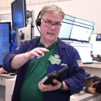 Wall Street rebondit avant les résultats de Nvidia ; les prix du pétrole chutent ; ASX prêt à sauter