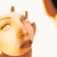 Comment les célébrités effacent leur beauté unique pour rechercher la perfection numérique