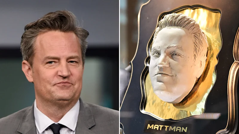 Des scripts d'amis, un masque « Mattman » et des objets personnels en vente pour soutenir la fondation