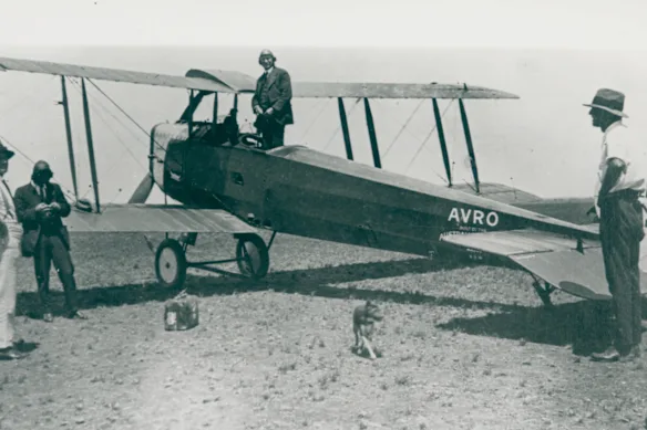 Une réplique de cet Avro 504 est prêtée à la centrale électrique de Parramatta.