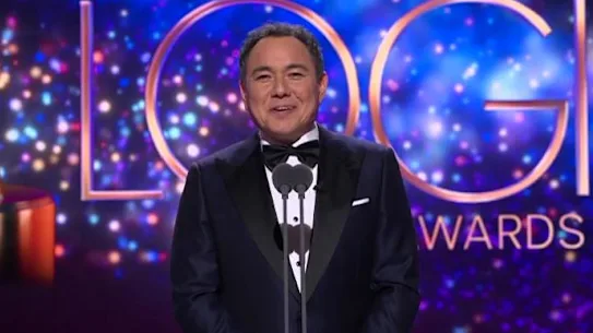 Sam Pang sur scène lors des Logie Awards 2025. Il ne reviendra pas les accueillir cette année. 