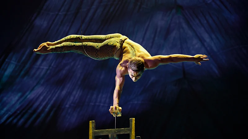 Kooza du Cirque du Soleil; Rétrograde au MTC