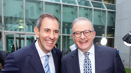 Jim Chalmers et Anthony Albanese ont semblé plus grands depuis le budget. 