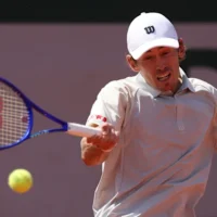 Alex de Minaur affronte l&rsquo;étoile montante Alexander Blockx lors de la confrontation au deuxième tour